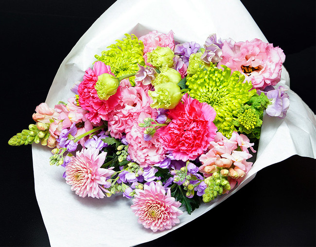 花市場から直送で長持ち 色とりどりの春の花に思いを込めた 彼岸の花束 和 洋2種 株式会社 食文化のプレスリリース