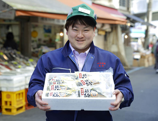 豊洲市場のセリ人とのコラボレーションで誕生した水産加工品 第一弾は 銀だら 銀むつ 西京漬け 豊洲市場ドットコム 株式会社 食文化のプレスリリース