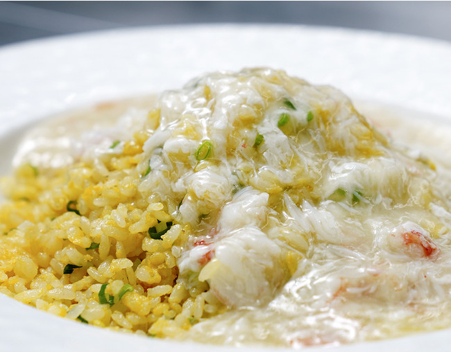 赤坂四川飯店の料理人が作る「玉子炒飯のかに肉入あんかけ」を自宅で楽しめます（豊洲市場ドットコム）：時事ドットコム - 時事通信ニュース