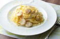 南青山リストランテ アクアパッツァの定番メニュー「ホタテのレモンクリームパスタ」と気仙沼産のフカヒレを使った「フカヒレとイカスミのタリアテッレ」