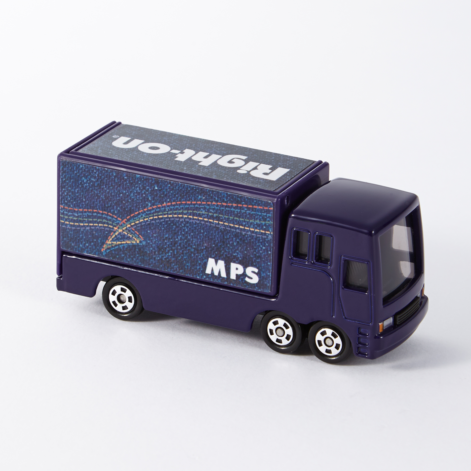 完全限定生産 ライトオンでしか手に入らない プレミアムなトミカ 5月18日 月 より キッズtomica Tシャツをお買い上げでプレゼント 株式会社ライトオンのプレスリリース