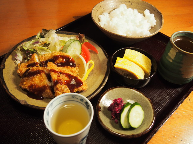 ランチ【チキンカツ定食】750円（税込）