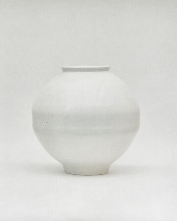 Kim Dongjun《Moon jar》2023