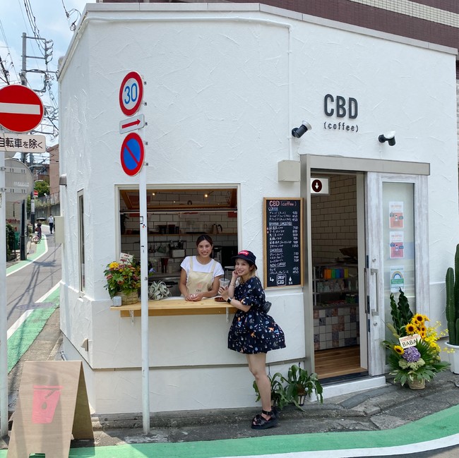 日本初 CBDoilドロップするコーヒー&スムージーを提供するCBDセレクト 