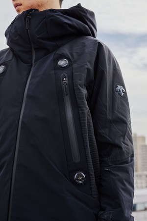 atmosより日本国内34着限定リリース。DESCENTE “S.I.O×SCHEMATECH ISOLATION BOA INSULATED