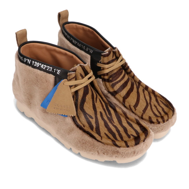 Clarks ORIGINALS × atmos “Wallabee Boots Gen”がハラコ調の素材を纏って登場。｜Foot