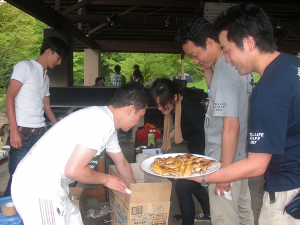 屋外での実践ワーク（食事準備）　