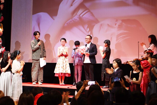 クロージングセレモニーでの授賞発表時 クロージングセレモニーでの授賞発表時