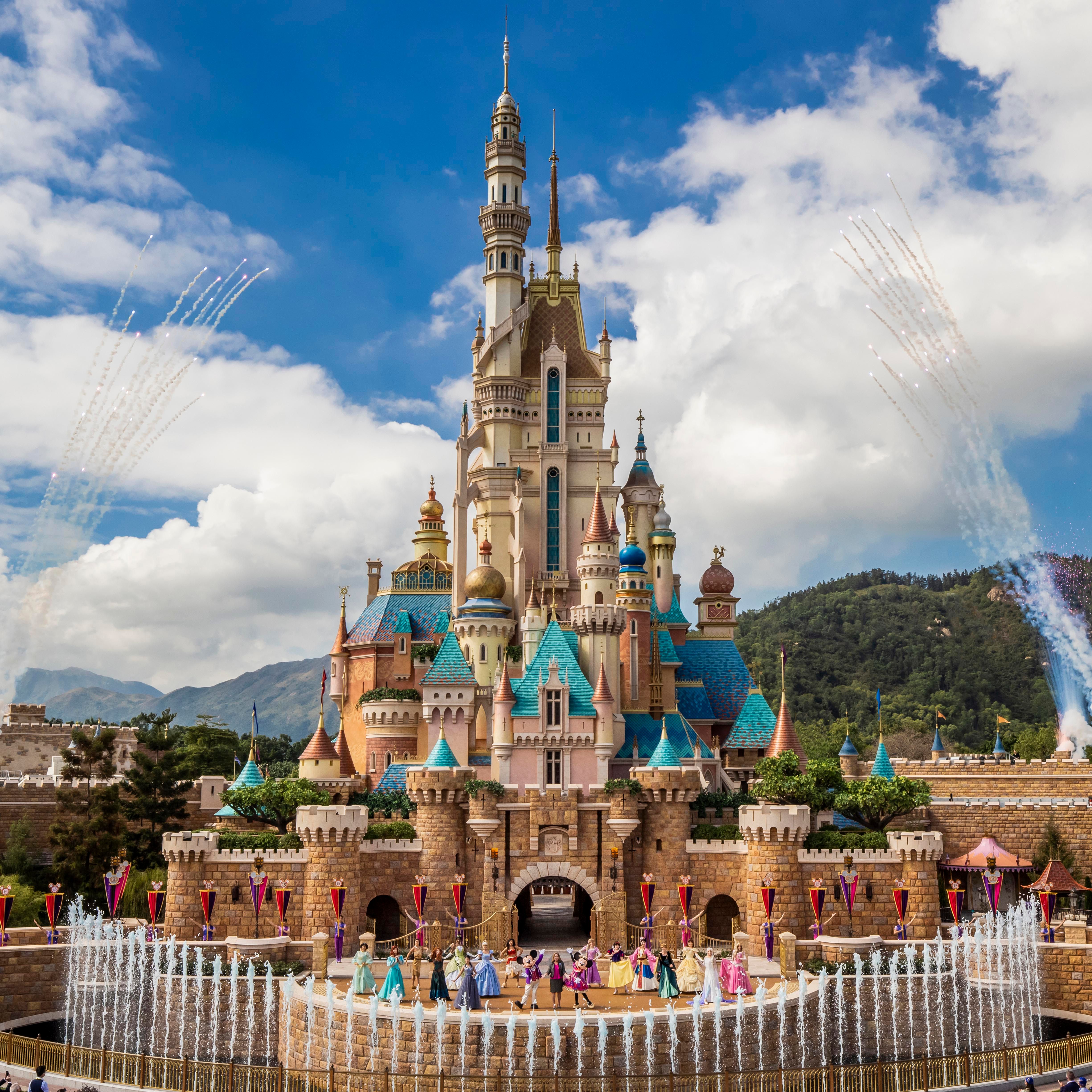 香港ディズニーランド リゾート 開園15周年 キャッスル オブ マジカル ドリーム もお披露目に 香港ディズニーランド リゾートのプレスリリース
