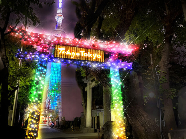 東京スカイツリーと鳥居イルミネーションイメージ