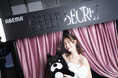 “スーパーセレブ女子4名”の「秘密」にせまる「ABEMA」オリジナルドキュメンタリー『CELEB SECRET』で密着する人気モデル・藤井サチ、古巣「ViVi」のイベントに出展の番組ブースに登場！