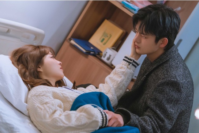 「ある日、私の家の玄関に滅亡が入ってきた」 (C) STUDIO DRAGON CORPORATION 「ある日、私の家の玄関に滅亡が入ってきた」 (C) STUDIO DRAGON CORPORATION