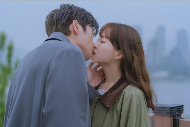 「ある日、私の家の玄関に滅亡が入ってきた」 (C) STUDIO DRAGON CORPORATION 「ある日、私の家の玄関に滅亡が入ってきた」 (C) STUDIO DRAGON CORPORATION