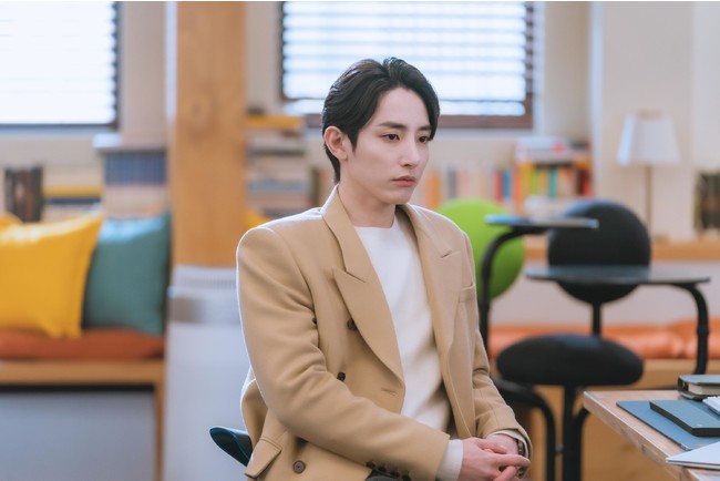 「ある日、私の家の玄関に滅亡が入ってきた」 (C) STUDIO DRAGON CORPORATION 「ある日、私の家の玄関に滅亡が入ってきた」 (C) STUDIO DRAGON CORPORATION