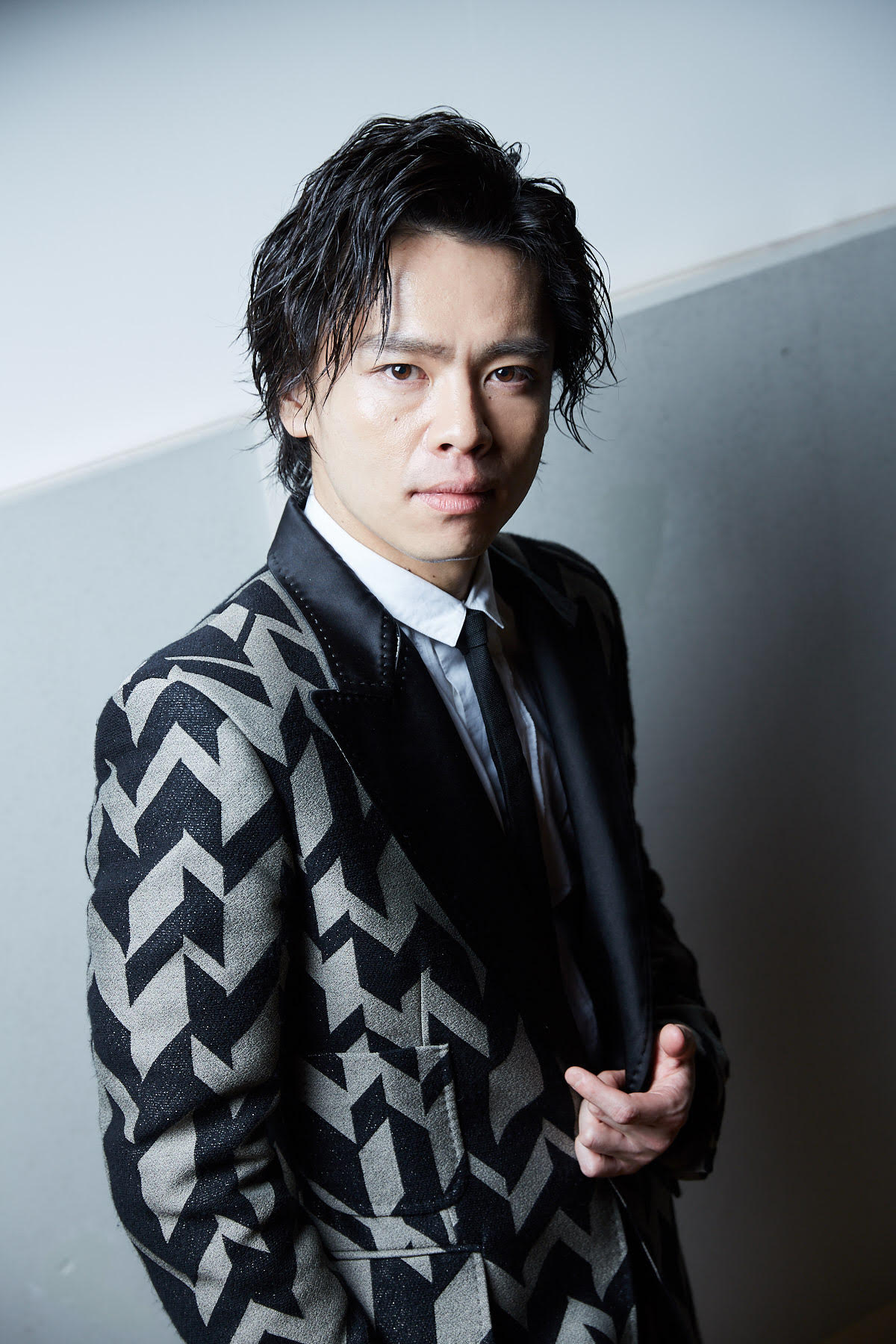 Amazon.co.jp: JBB 2024 アクリルスタンド 中川晃教 藤岡正明