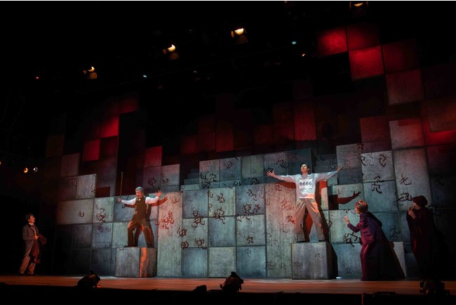 『イモンドの勝負』 撮影:引地信彦 『イモンドの勝負』 撮影:引地信彦