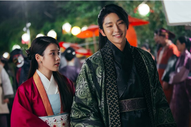 u큃C`ԖGWl̍cq`v(C) 2016 Universal Studios, Barami bunda. Inc., and YG Entertainment Inc.