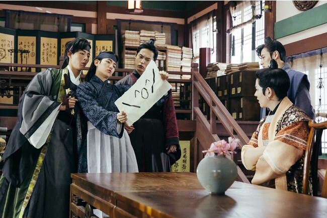 u큃C`ԖGWl̍cq`v(C) 2016 Universal Studios, Barami bunda. Inc., and YG Entertainment Inc.