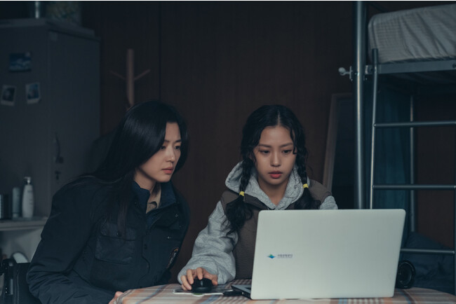 「智異山<チリサン>〜君へのシグナル〜」(C) ASTORY CO., LTD. & IQIYI INTERNATIONAL SINGAPORE PTE. LTD. All rights reserved. 「智異山<チリサン>〜君へのシグナル〜」(C) ASTORY CO., LTD. & IQIYI INTERNATIONAL SINGAPORE PTE. LTD. All rights reserved.