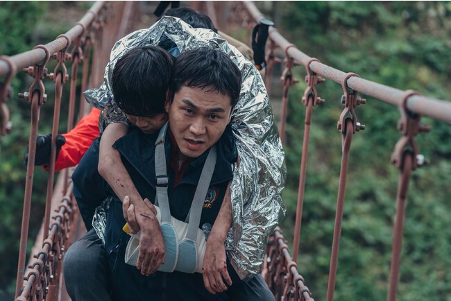 「智異山<チリサン>〜君へのシグナル〜」(C) ASTORY CO., LTD. & IQIYI INTERNATIONAL SINGAPORE PTE. LTD. All rights reserved. 「智異山<チリサン>〜君へのシグナル〜」(C) ASTORY CO., LTD. & IQIYI INTERNATIONAL SINGAPORE PTE. LTD. All rights reserved.