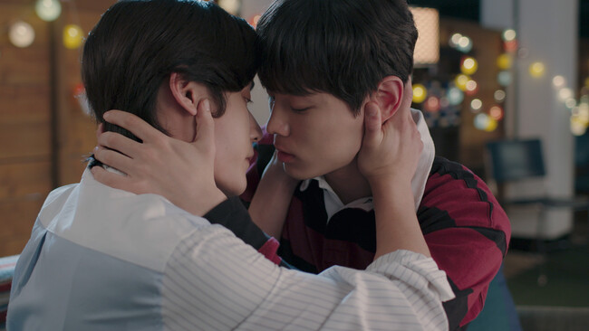 「君の唇を噛みたい」(C) 2021 Moving Pictures Company Co., Ltd. & KUMA All rights reserved. 「君の唇を噛みたい」(C) 2021 Moving Pictures Company Co., Ltd. & KUMA All rights reserved.