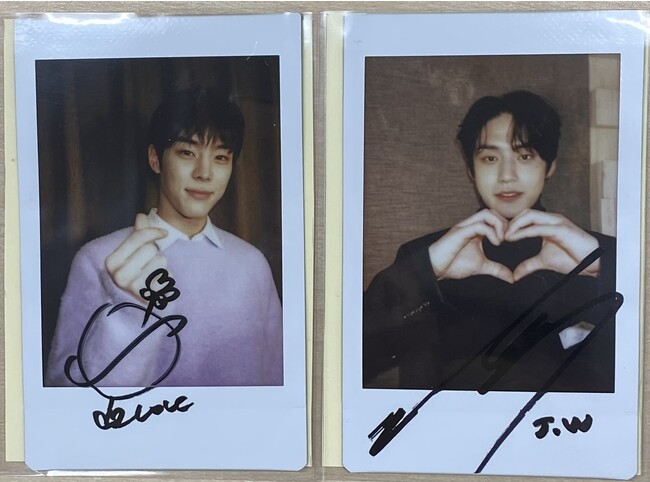 (B)(C)サイン入写真 各1名様 (左)ユン・ソビン(右)キム・ジウン (B)(C)サイン入写真 各1名様 (左)ユン・ソビン(右)キム・ジウン