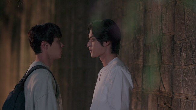 「君の唇を噛みたい」(C) 2021 Moving Pictures Company Co., Ltd. & KUMA All rights reserved. 「君の唇を噛みたい」(C) 2021 Moving Pictures Company Co., Ltd. & KUMA All rights reserved.