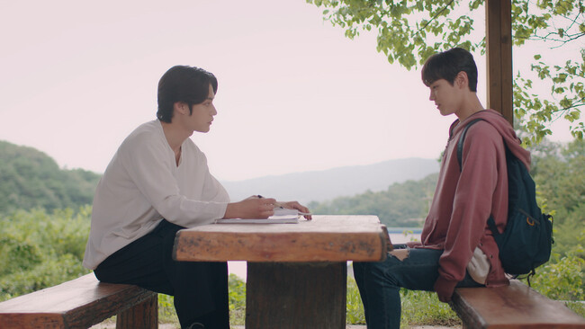 「君の唇を噛みたい」(C) 2021 Moving Pictures Company Co., Ltd. & KUMA All rights reserved. 「君の唇を噛みたい」(C) 2021 Moving Pictures Company Co., Ltd. & KUMA All rights reserved.