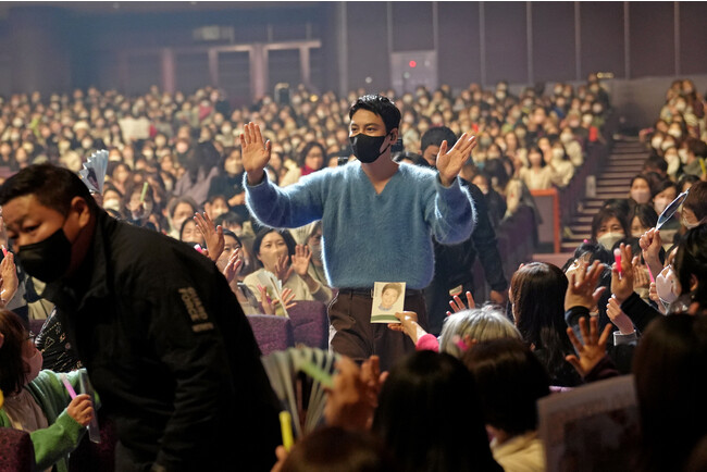 (C)JI CHANG WOOK Japan Official Fanclub