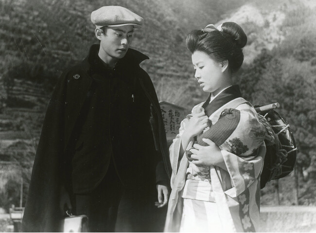 「伊豆の踊子(1954年)」(C)1954 松竹株式会社 「伊豆の踊子(1954年)」(C)1954 松竹株式会社