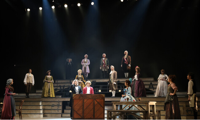写真提供:東宝演劇部 写真提供:東宝演劇部