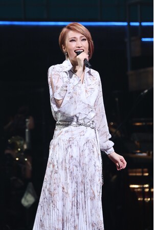 (C)梅田芸術劇場 (C)梅田芸術劇場