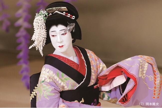 <シネマ歌舞伎>『二人藤娘/日本振袖始』(C)岡本隆史 <シネマ歌舞伎>『二人藤娘/日本振袖始』(C)岡本隆史