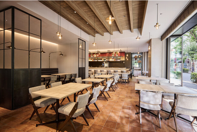 ▲「イル カルディナーレ 銀座コリドー店 クッチーナ イタリアーナ」昼の店内 ▲「イル カルディナーレ 銀座コリドー店 クッチーナ イタリアーナ」昼の店内