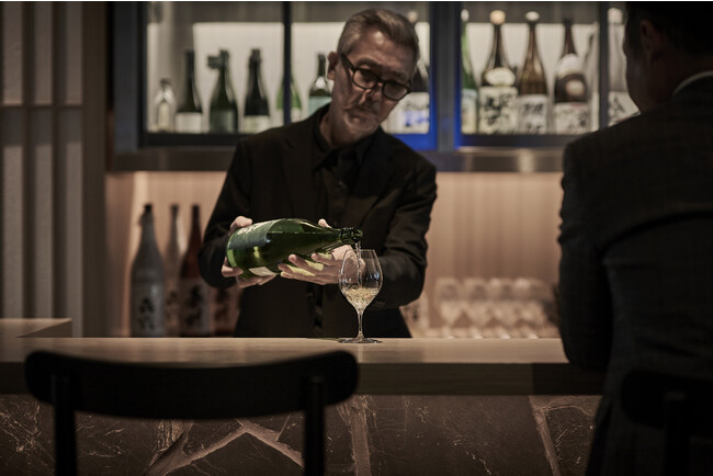 ▲ホテルの日本酒バーで過ごす大人の時間 ▲ホテルの日本酒バーで過ごす大人の時間