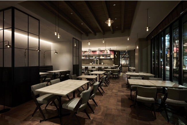 ▲夜はディナーとお酒がゆっくりと楽しめる落ちついた空間に ▲夜はディナーとお酒がゆっくりと楽しめる落ちついた空間に