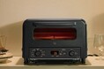 「石窯」をヒントに、熱を逃がさずスピーディーに焼き上げる オーブントースター(EQ-HM30) 新発売