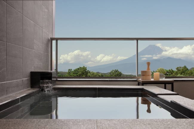 客室内温泉露天風呂(富士山側)