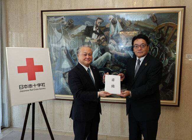 左：日本赤十字社 鈴木副社長　右：こくみん共済 coop 打越理事長