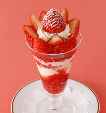 香川県産苺 “さぬきひめ”のパフェ 香川県産苺 “さぬきひめ”のパフェ