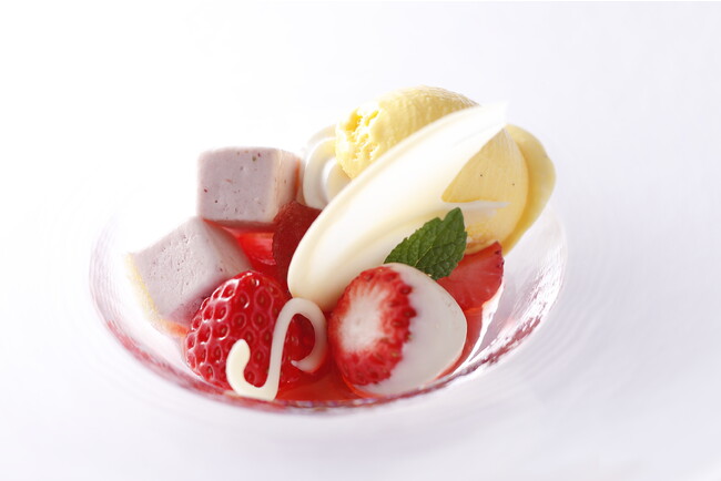  “さぬきひめ”苺のバリエーション　サフランアイスクリーム添え