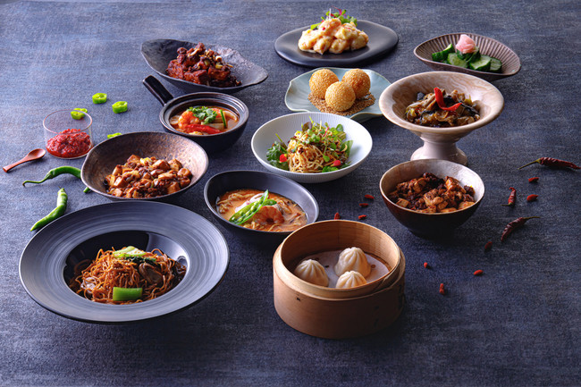 約40種類のテーブルオーダーブッフェで、お好きなものをお好きなだけ。小籠包など本格的な飲茶や酢豚など定番の中国料理も多数