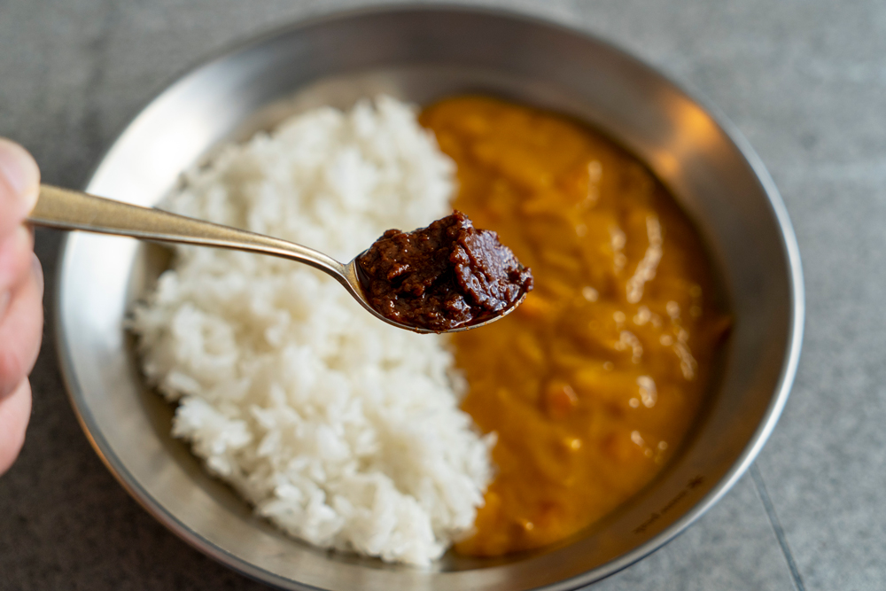 1スプーンで甘口カレーが劇的に変化する！『甘口カレーを大人カレーに