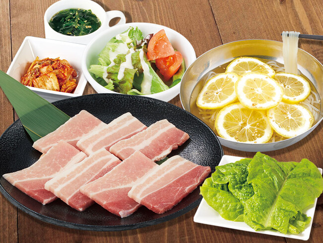 サムギョプサル＆レモン冷麺ランチ(税込1,078円)　※黒カレー＆ライスバーが付きます。