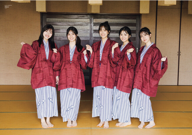 「B.L.T.2023年12月号」別冊付録：佐々木久美＆佐々木美玲＆金村美玖＆小坂菜緒＆上村ひなの（日向坂46） 両面超ビッグポスター（裏）
