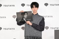 京典和玖がカレンダーブック発売会見に登場!「役者をやっている感覚で撮らせていただきました」