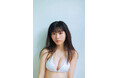 僕が見たかった青空・金澤亜美が“初めて”づくしのファースト写真集で、“初めて”の純白ビキニカットを解禁！ 本日発売の「FLASH」に大ボリュームで掲載も!!