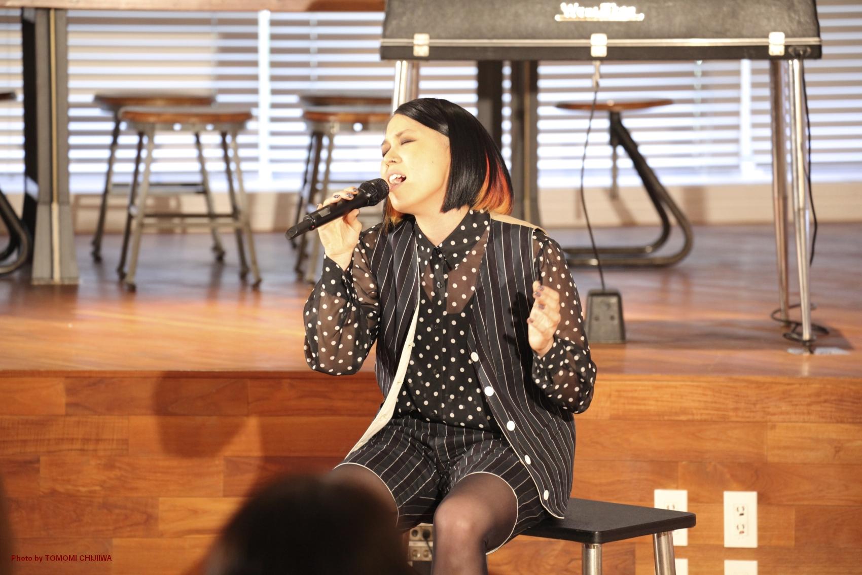 Ai 母の日に50組100名の親子の前で新曲 ママへ を披露 ユニバーサル ミュージック合同会社のプレスリリース