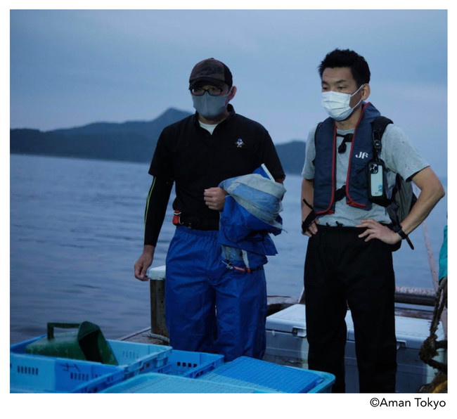 【写真左】五島列島の漁業視察の様子 