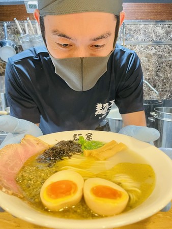 東京ラーメン百名店に数えられる「Soupmen」の味をベースに焼津らしさもトッピング